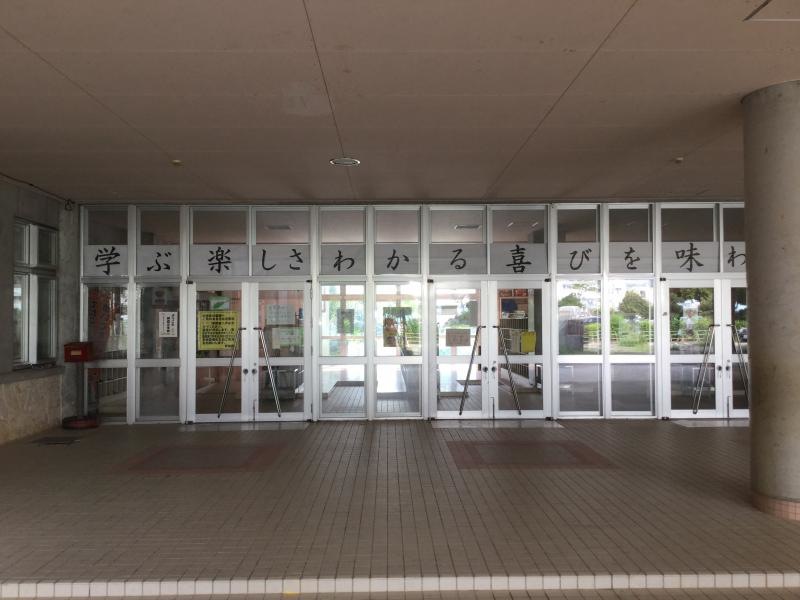 神森小学校。