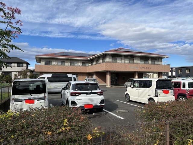 あずみ苑狭山 建物全景