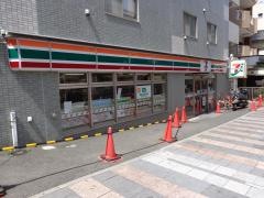 セブンイレブン　横須賀本町二丁目店
