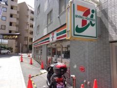 セブンイレブン　横須賀本町二丁目店