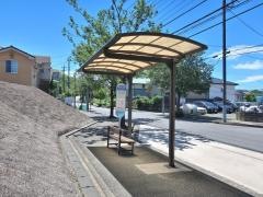「前田公園」バス停留所
