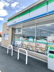 ファミリーマート　みくも中道店