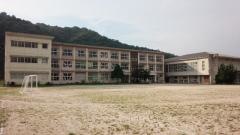 母里小学校