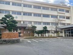 春日小学校