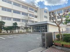 春日小学校