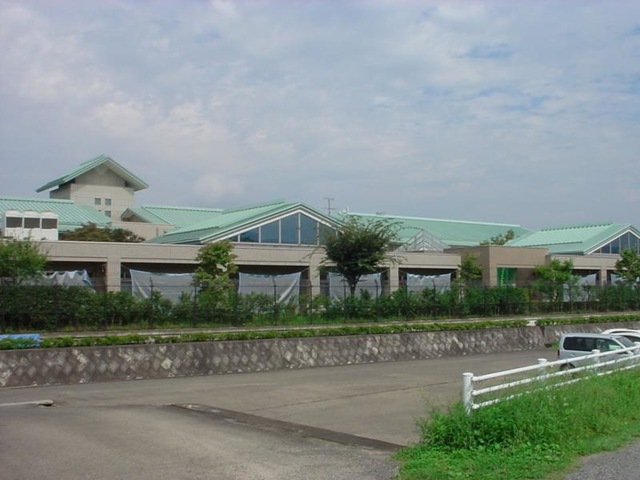 梁川ホーム 建物全景