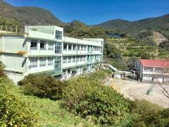 手熊小学校