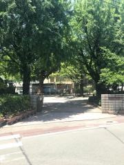 向山小学校