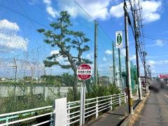 「本地原小学校」バス停留所