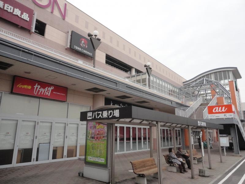 「イオン新居浜ショッピングセンター」バス停留所