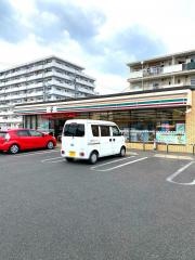 セブンイレブン　岡崎六名東町店