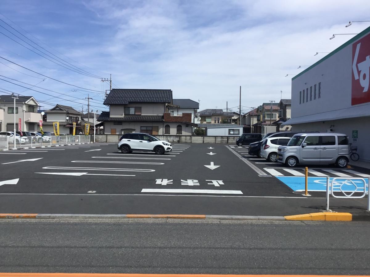 スギ薬局駐車場