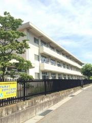 御山小学校