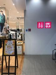 ユニクロ　イーアス沖縄豊崎店