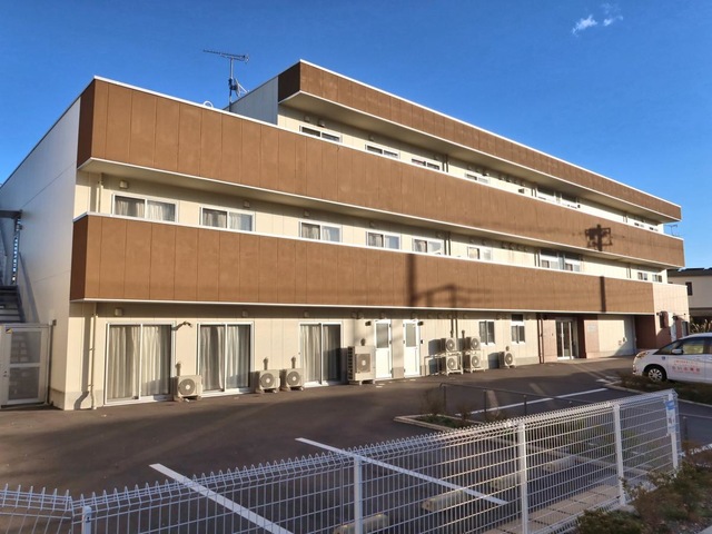 ホームステーションらいふ瀬谷 建物全景