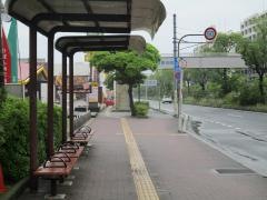 「周陽町中央病院入口」バス停留所