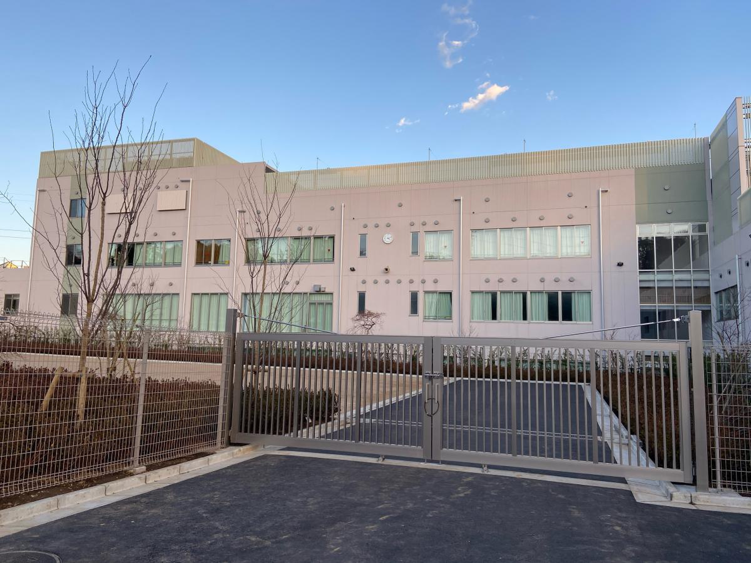 町田 市立 鶴川 第 一 小学校
