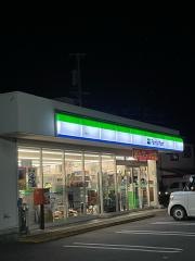 ファミリーマート 子安店