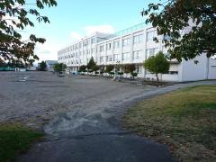 南光台東小学校