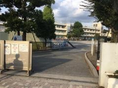 真間小学校