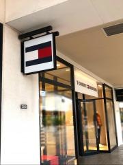 トミー　ヒルフィガー　　三井アウトレットパーク木更津店