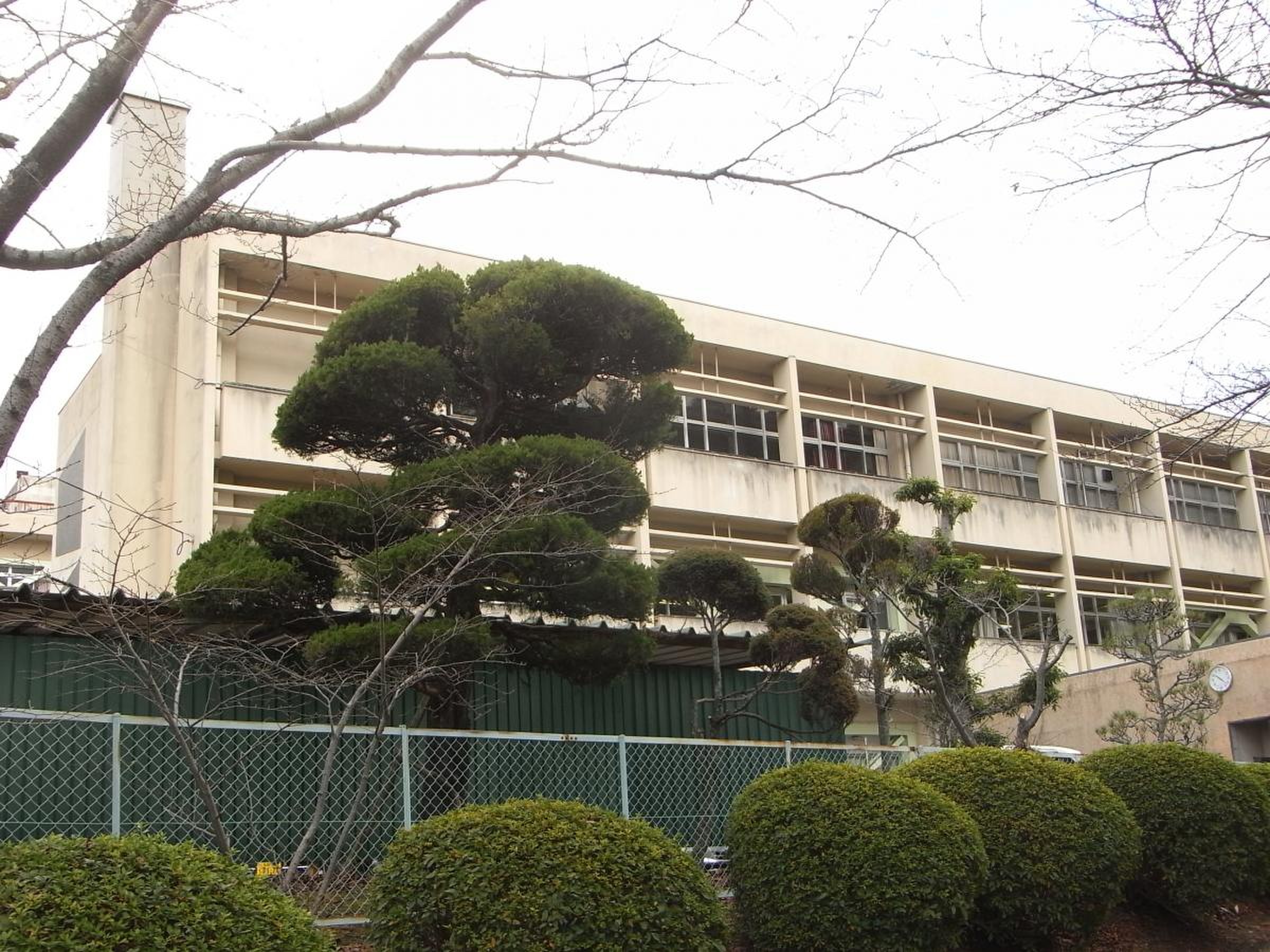 橿原 市立 畝傍 中学校