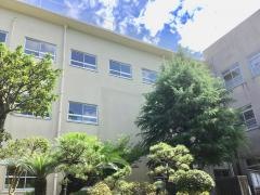西城山小学校