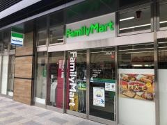 ファミリーマート　ソコラ塚口店
