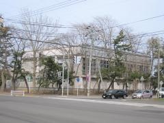 駒場小学校