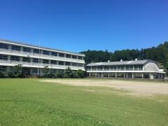 三城小学校