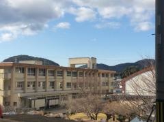 真城小学校