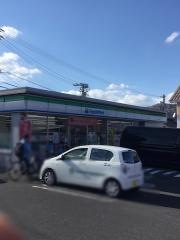 ファミリーマート　名張希央台店