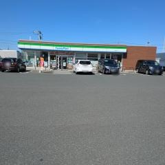 ファミリーマート　国府南店
