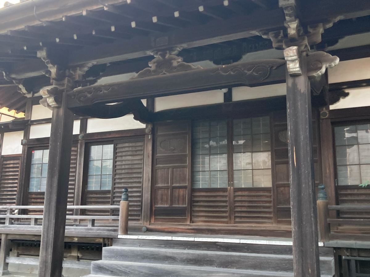 本興寺の施設外観です。