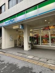 ファミリーマート　那覇高校前店