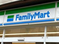 ファミリーマート　横川町二丁目店
