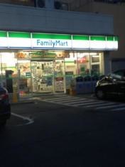 ファミリーマート　小豆沢環八通り店