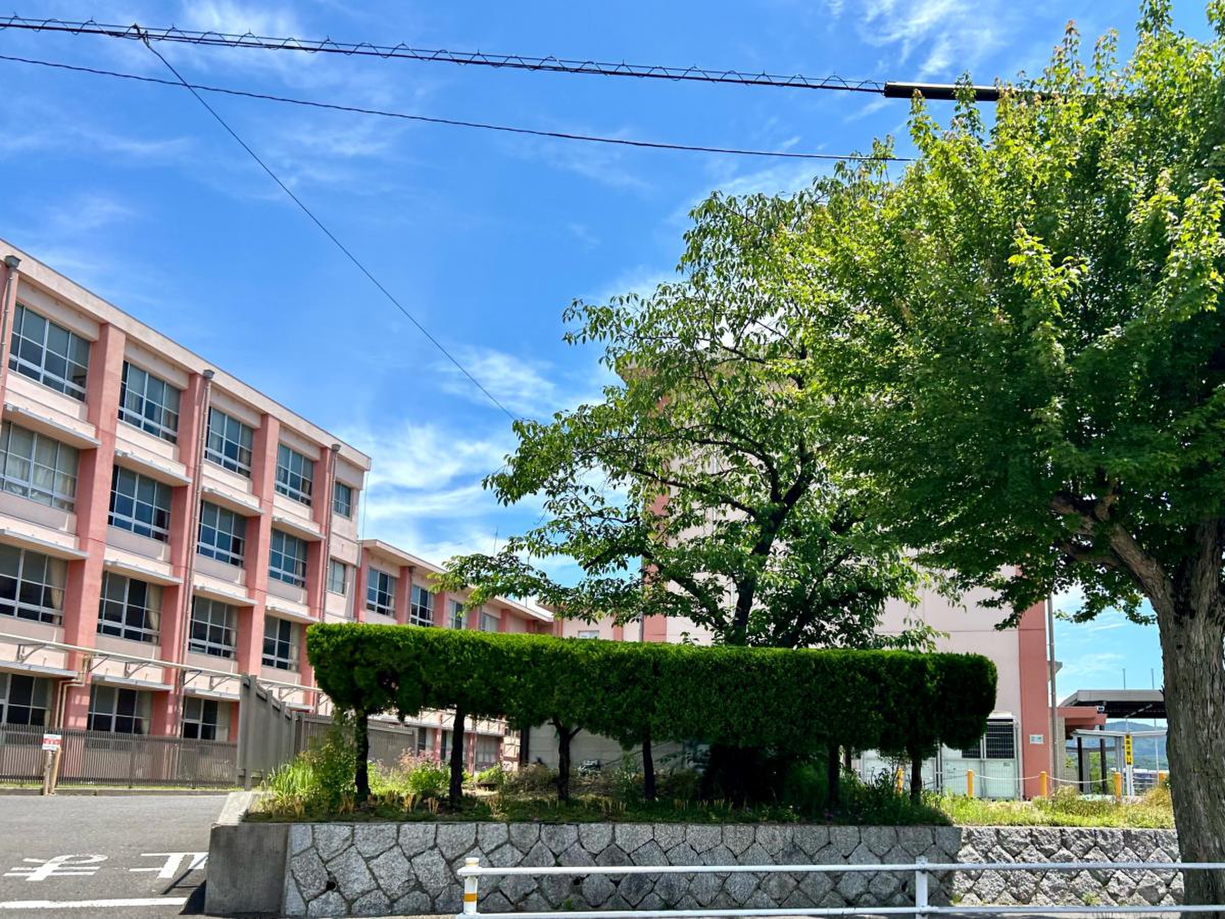 瀬戸 市 光 陵 中学校