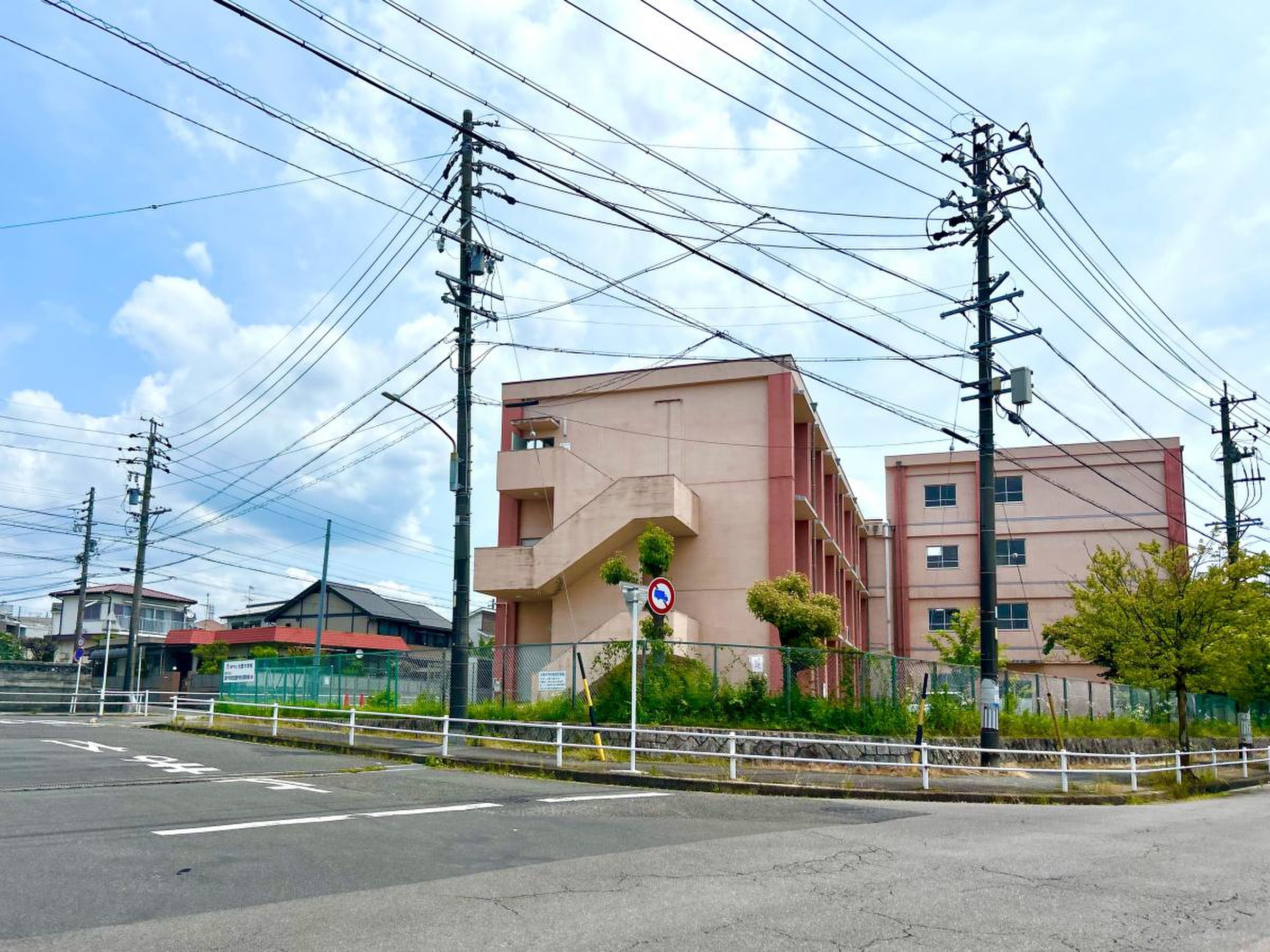 瀬戸 市 光 陵 中学校