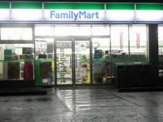 ファミリーマート　有田初島店