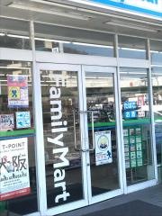 ファミリーマート　有田初島店