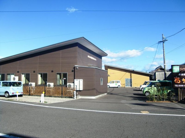 あかり川島苑 建物全景
