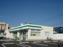 ファミリーマート　天理川原城店