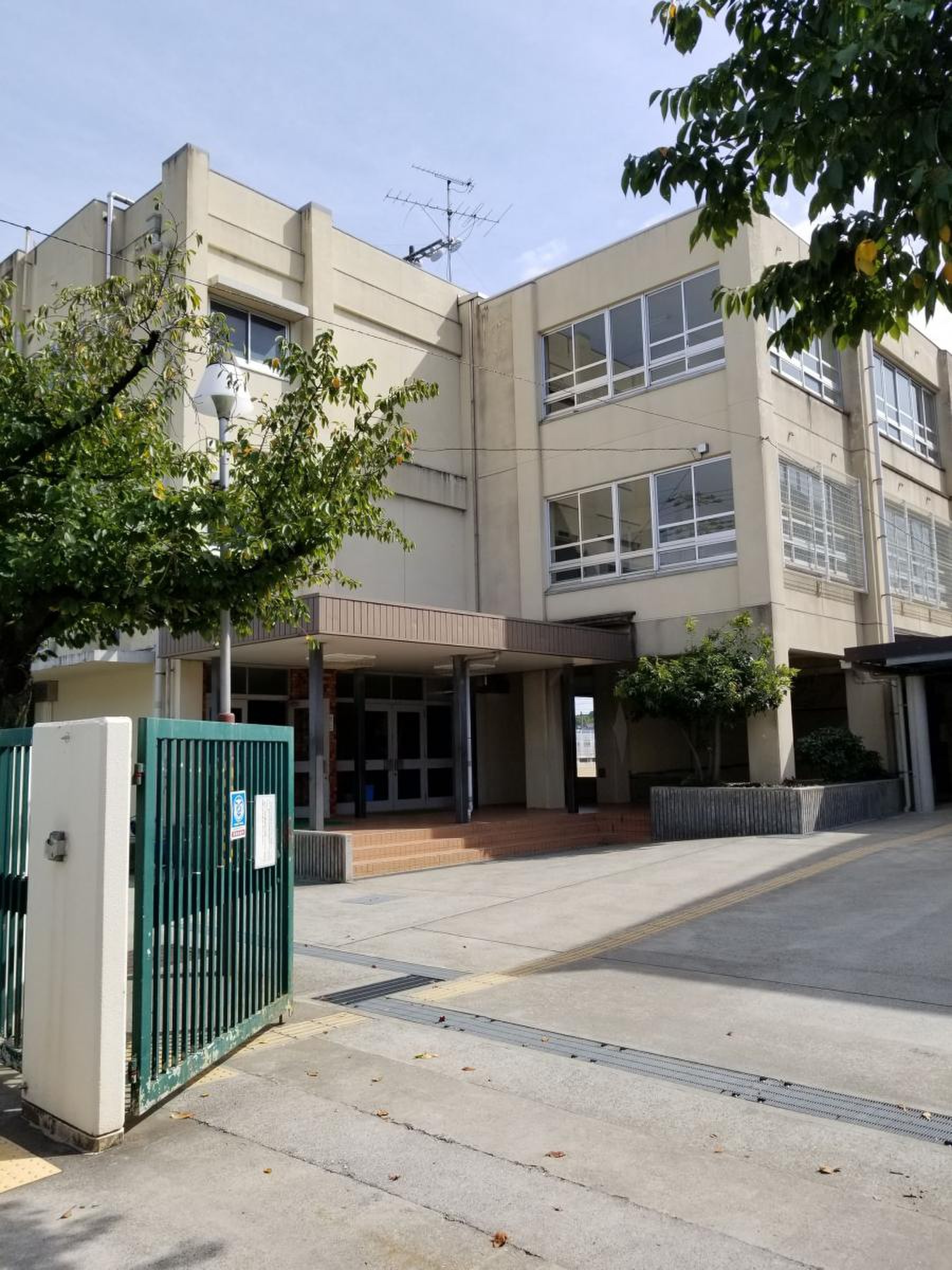 堺 市立 旭 中学校