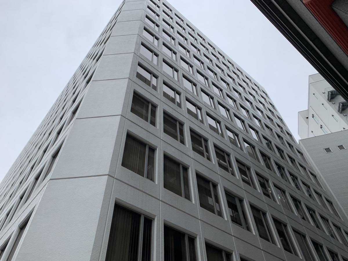 建物下
