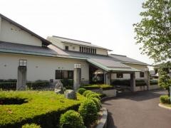 西条市立小松温芳図書館