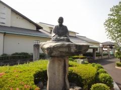 西条市立小松温芳図書館