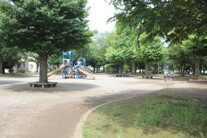 公園内