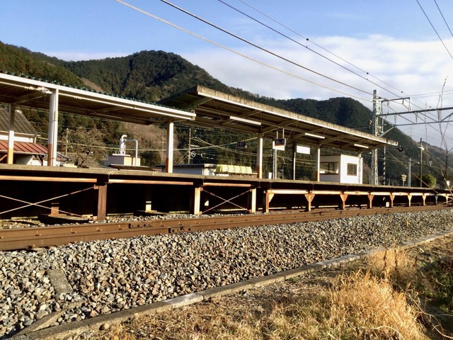 板荷駅
