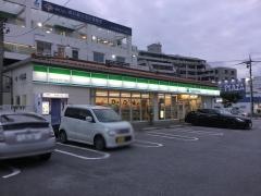 ファミリーマート　おもろまち四丁目店